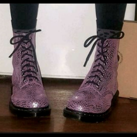 NEW DR. MARTENS 1460 PASCAL BOOTS - Picture 3 of 11